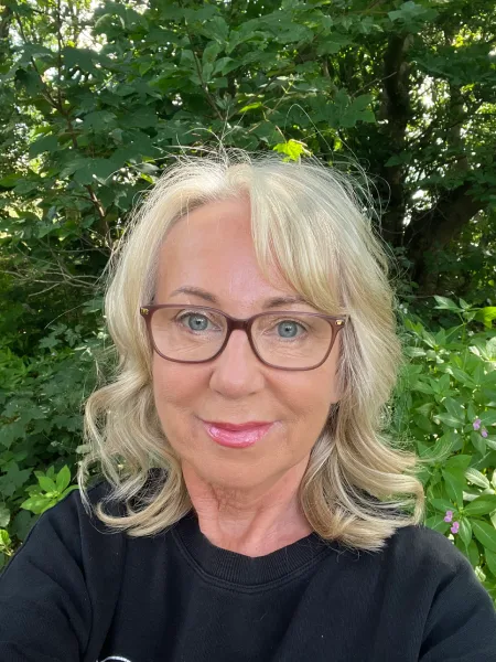 Headshot of Angela, compassionate counsellor and coach at Therapy Bay in Kidderminster